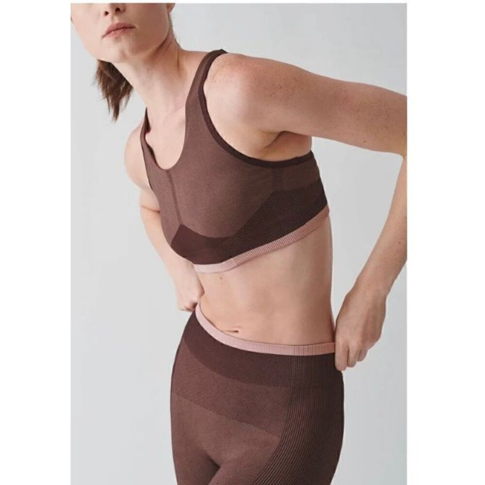 COS Seamless Performance Sports Bra